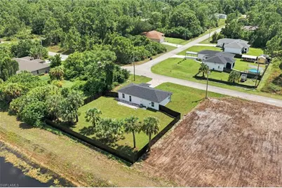 707 Sawyer St, Lehigh Acres, FL 33974 - Photo 5