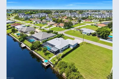 1412 SW 4th Ln, Cape Coral, FL 33991 - Photo 3