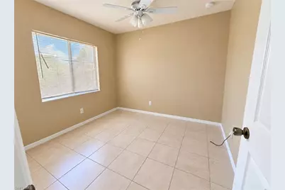 822 Diplomat Pkwy E, Cape Coral, FL 33909 - Photo 9