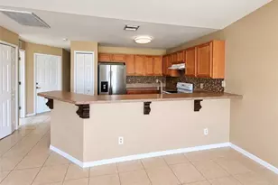 822 Diplomat Pkwy E, Cape Coral, FL 33909 - Photo 3