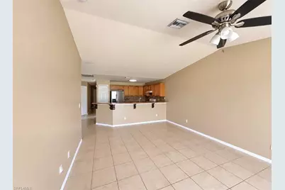 822 Diplomat Pkwy E, Cape Coral, FL 33909 - Photo 5