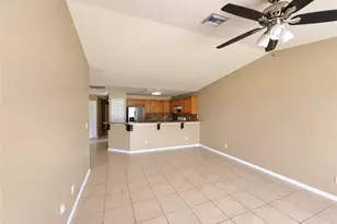 822 Diplomat Pkwy E, Cape Coral, FL 33909 - Photo 5