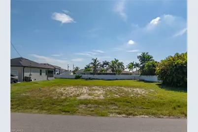 9 NW 38th Pl, Cape Coral, FL 33993 - Photo 9
