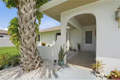417 Trafalgar Pkwy, Cape Coral, FL 33991 - Photo 3