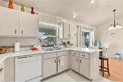 417 Trafalgar Pkwy, Cape Coral, FL 33991 - Photo 11