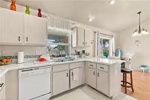 417 Trafalgar Pkwy, Cape Coral, FL 33991 - Photo 11