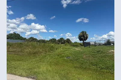9006 Maywood Cir, Labelle, FL 33935 - Photo 3