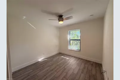 546 SE 5th Pl, Cape Coral, FL 33990 - Photo 5
