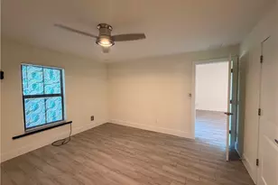 546 SE 5th Pl, Cape Coral, FL 33990 - Photo 23