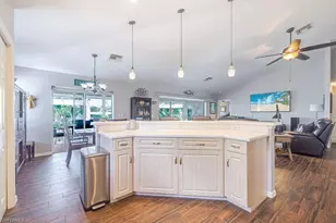 18110 Parkridge Ct, Fort Myers, FL 33908 - Photo 7