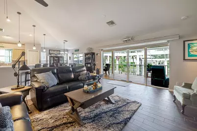 18110 Parkridge Ct, Fort Myers, FL 33908 - Photo 11