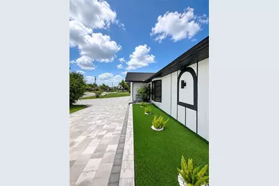 902 SE 21st St, Cape Coral, FL 33990 - Photo 19