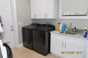 420 Broward Ave, Labelle, FL 33935 - Photo 11