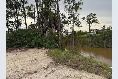 1917 NW 30th St, Cape Coral, FL 33993 - Photo 3