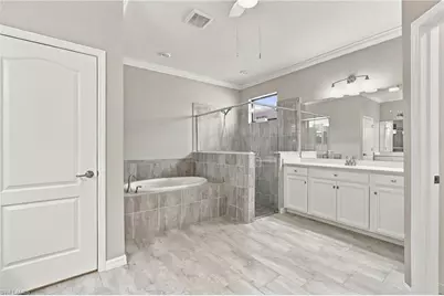 10081 Avalon Lake Cir, Fort Myers, FL 33913 - Photo 13