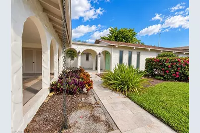 4272 Island Cir #B, Fort Myers, FL 33919 - Photo 3
