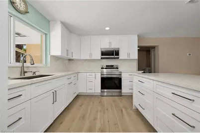 5885 Pine Tree Dr, Sanibel, FL 33957 - Photo 19