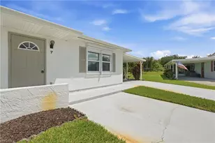 7 Dutch Iris Ln, Lehigh Acres, FL 33936 - Photo 3