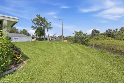 7 Dutch Iris Ln, Lehigh Acres, FL 33936 - Photo 29