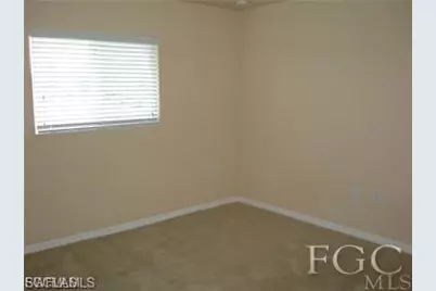 910 Citrus Ave S, Lehigh Acres, FL 33974 - Photo 7