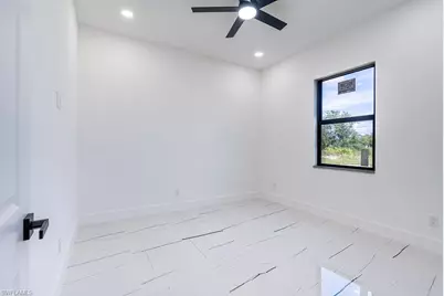 1902 NE 13th Pl, Cape Coral, FL 33909 - Photo 25