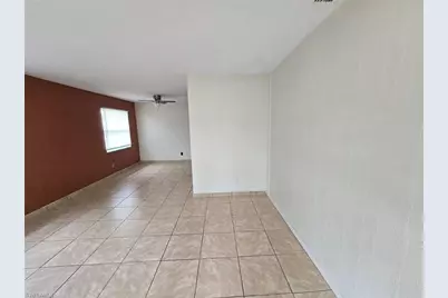 621 SE 13th Pl #E, Cape Coral, FL 33990 - Photo 5