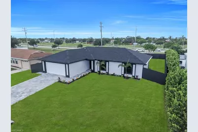 2124 NE 16th Pl, Cape Coral, FL 33909 - Photo 3