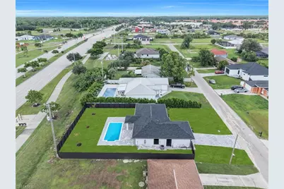 2124 NE 16th Pl, Cape Coral, FL 33909 - Photo 5
