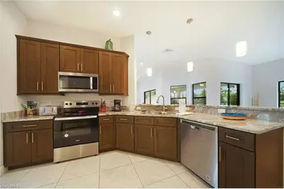2712 SW 4th Pl, Cape Coral, FL 33914 - Photo 11