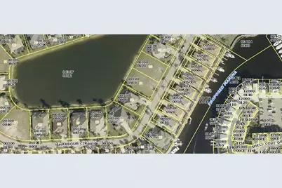 5808 Harbour Cir, Cape Coral, FL 33914 - Photo 9