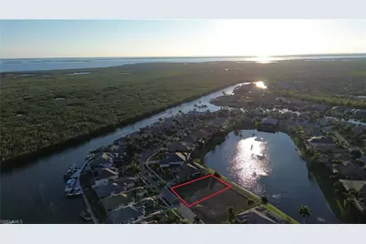 5808 Harbour Cir, Cape Coral, FL 33914 - Photo 3
