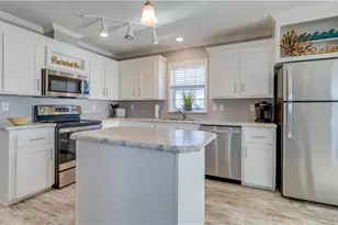 3076 Bowsprit Ln, Saint James City, FL 33956 - Photo 5