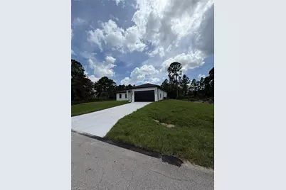 1052 Grove St E, Lehigh Acres, FL 33974 - Photo 3