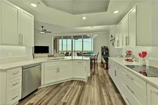 2104 W First St, Fort Myers, FL 33901 - Photo 3