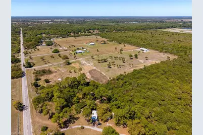 22301 N River Rd, Alva, FL 33920 - Photo 7