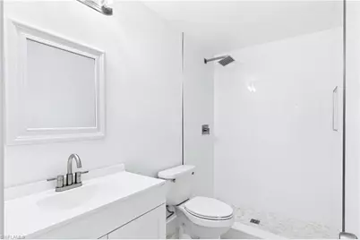 402 NE 14th Pl, Cape Coral, FL 33909 - Photo 25