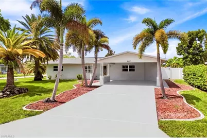 402 NE 14th Pl, Cape Coral, FL 33909 - Photo 1