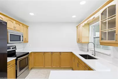 402 NE 14th Pl, Cape Coral, FL 33909 - Photo 15