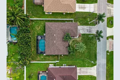 1817 SW 21st Ter, Cape Coral, FL 33991 - Photo 3