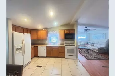 611 Sunset Ln, North Fort Myers, FL 33903 - Photo 7