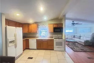 611 Sunset Ln, North Fort Myers, FL 33903 - Photo 7