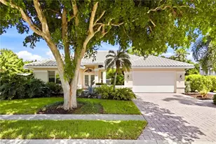 40 Timberland Cir N, Fort Myers, FL 33919 - Photo 1