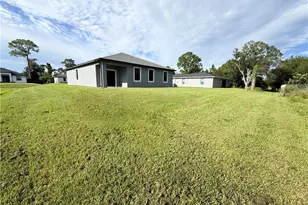 6034 Acorn Cir, Labelle, FL 33935 - Photo 9