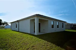 605 Greenbriar Blvd, Lehigh Acres, FL 33972 - Photo 17