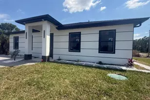 717 Devon St, Lehigh Acres, FL 33974 - Photo 9