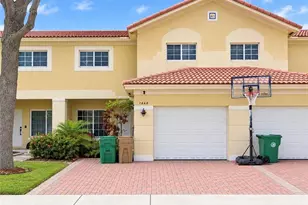 7668 S Stonecreek Circle, Davie, FL 33024 - Photo 1