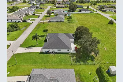 930 NW Juanita Pl, Cape Coral, FL 33993 - Photo 41