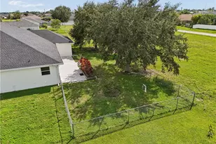 930 NW Juanita Pl, Cape Coral, FL 33993 - Photo 43