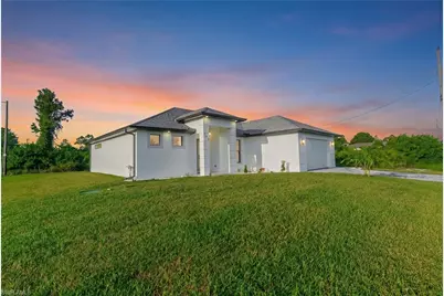 736 Chambers St E, Lehigh Acres, FL 33974 - Photo 7
