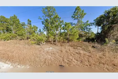 639 Muldoon Ave S, Lehigh Acres, FL 33974 - Photo 1
